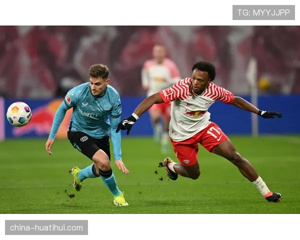 RB莱比锡红牛目前28轮战罢积53分，稳居联赛第3位